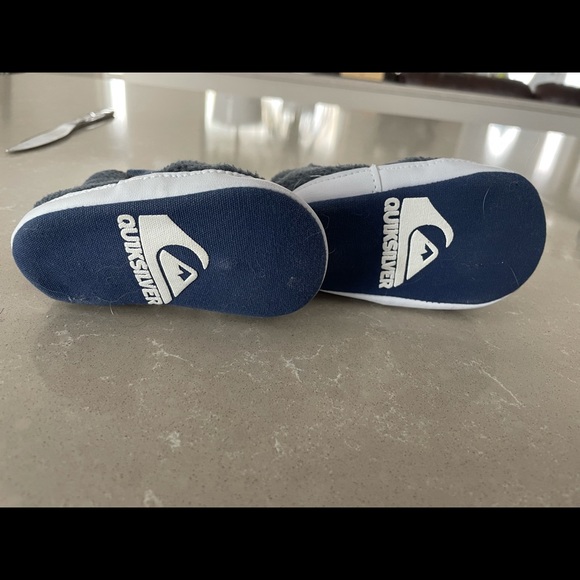 Quicksilver Boots 6-12 month - Picture 2 of 3
